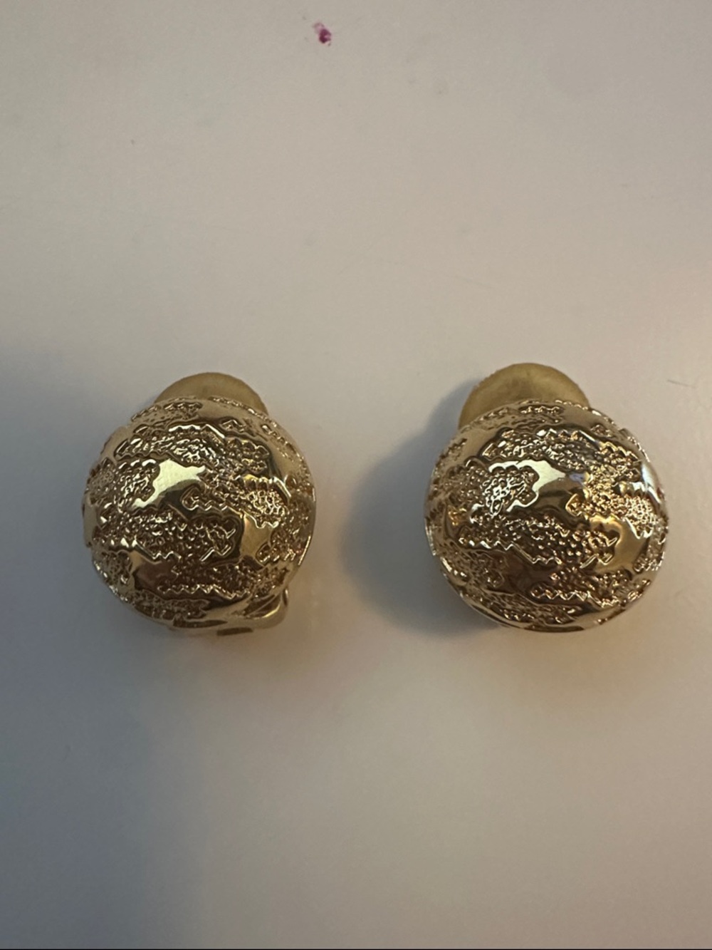 Dior Gold Filigree Dome Clip-On Earrings - Picture 3 of 7